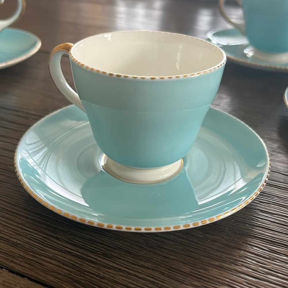 4 Wedgwood Bone China Made in England Blue Demitasse Teacups and Saucers - Picture 4 of 13
